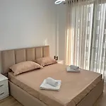 Essy تيرانا
