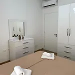 Essy تيرانا