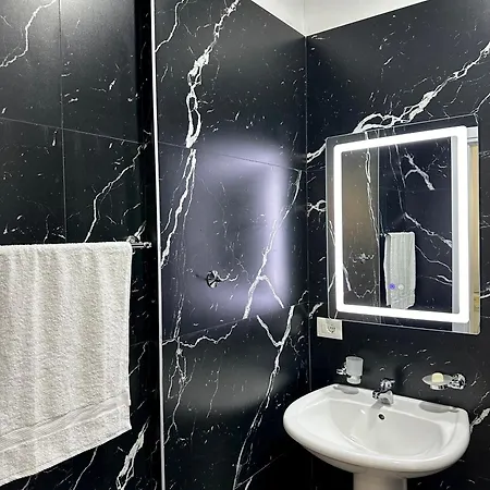 Apartment Essy Tirana