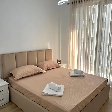 Essy Tirana